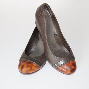 Crocs | Women's Brown Tortoise Cap Toe Wedge Heel Size 8